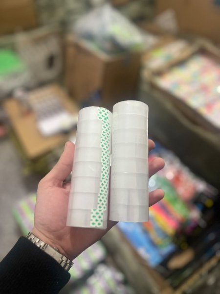 ربطة لزق شفاف صغير